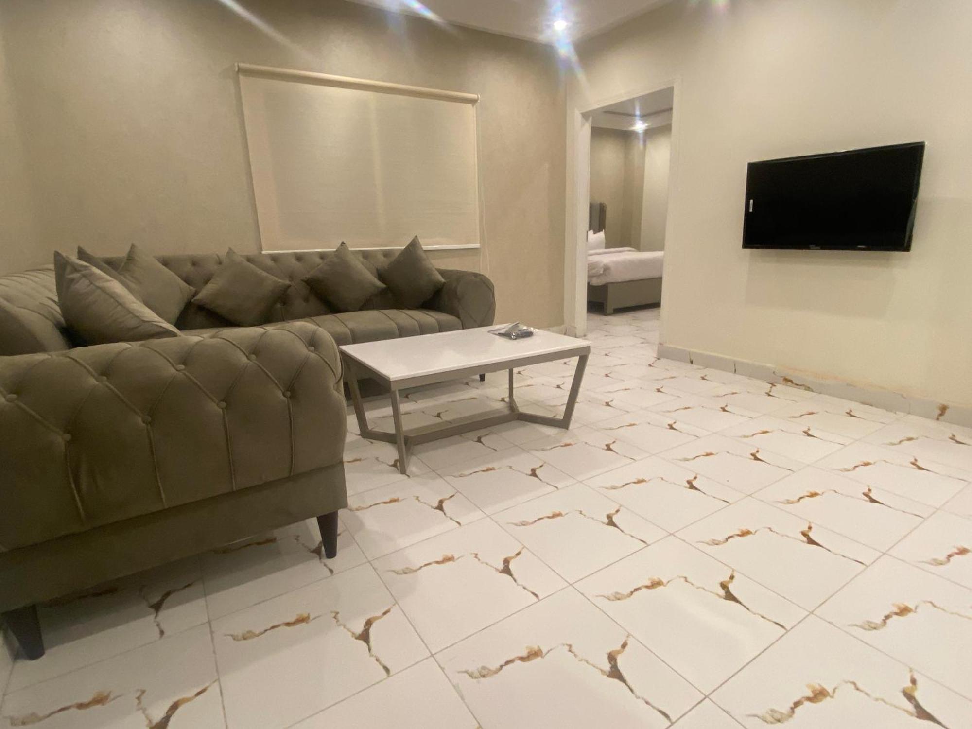 Luxe Suites Bahria Town Лахор Экстерьер фото